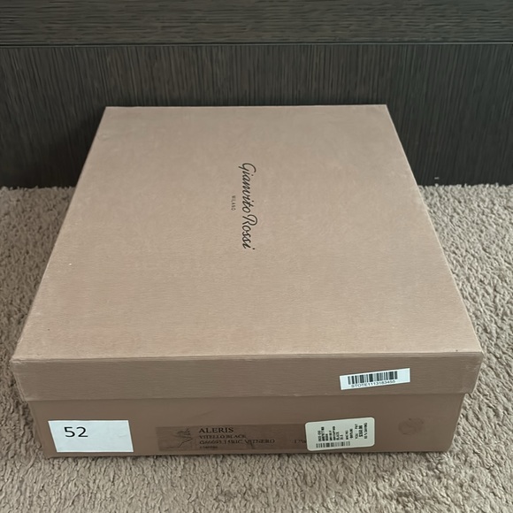 Gianvito Rossi empty box only - Picture 2 of 7
